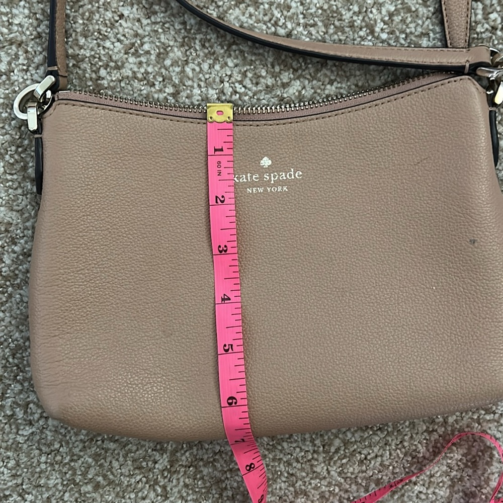 Kate Spade Tan Crossbody Bag with Gold Accents - Picture 2 of 9